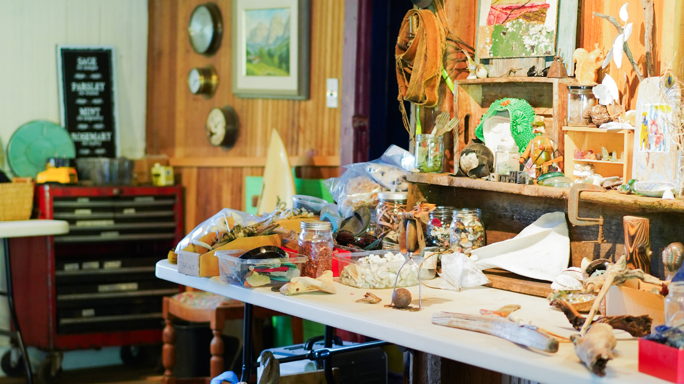 Putting together a sustainable art supply kit